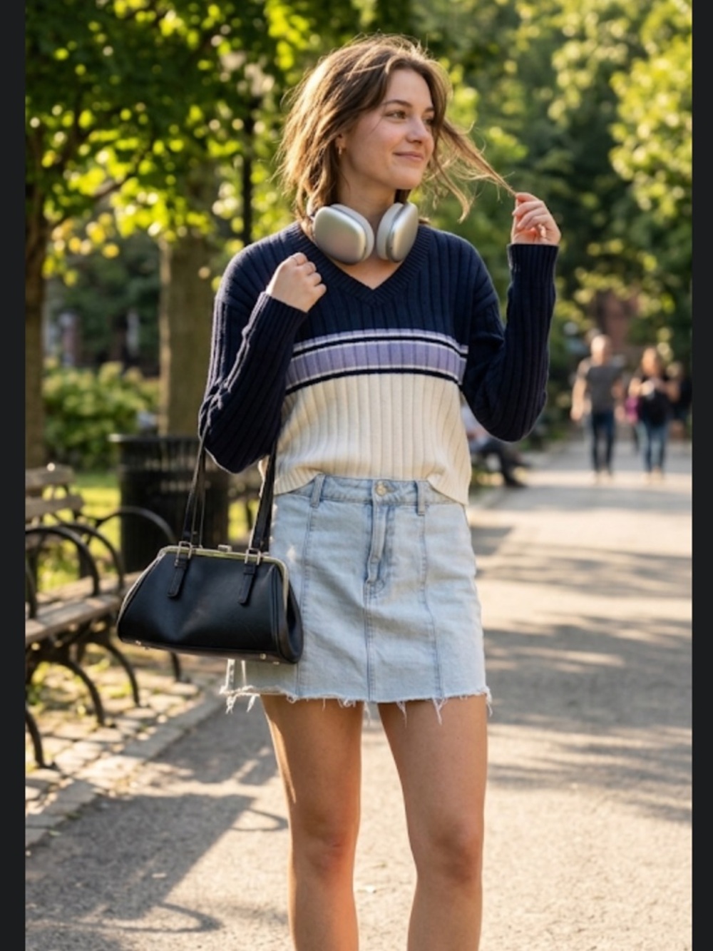 Hollister Navy, Lavender & Cream Ribbed V-Neck Sweater